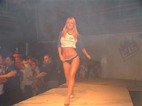 ELSIELAND Desfile Viernes 16