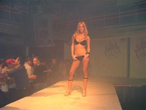 ELSIELAND Desfile Viernes 20