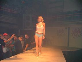 ELSIELAND Desfile Viernes 24