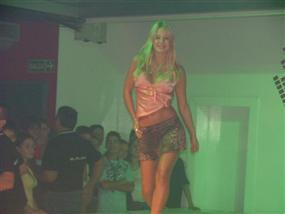 ELSIELAND Desfile Viernes 8