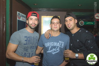 yuppies Sabados 20
