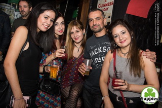 yuppies Una noche en Yuppies 1