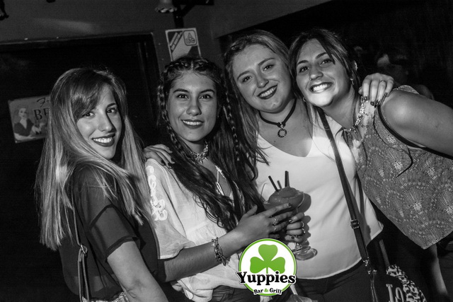 yuppies MES ANIVERSARIO 16