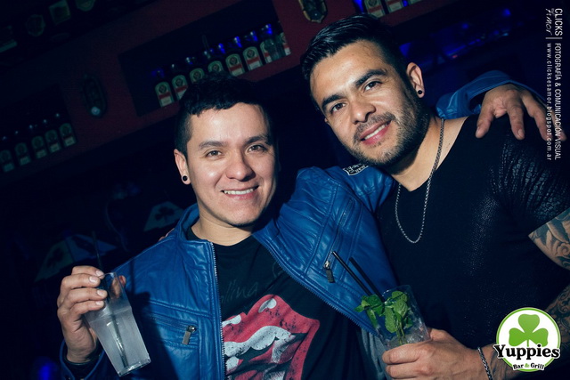yuppies MES ANIVERSARIO 6